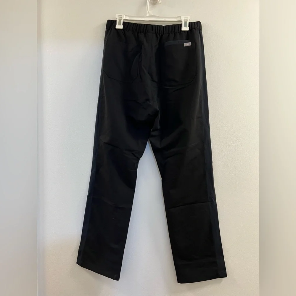 16. FIGS PISCO PANELED CLASSIC SCRUB PANT